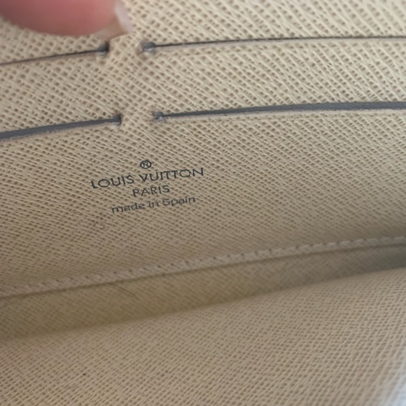 Louis Vuitton Zippy Wallet - Picture 8 of 8